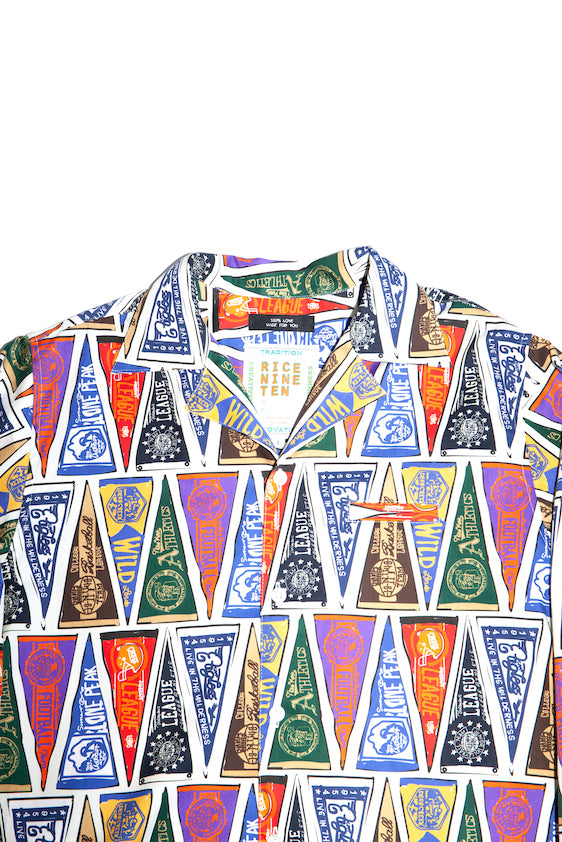 COLLEGE PENNANT OPEN COLLAR SHIRT (OFF WHITE)