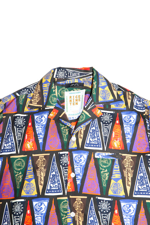 COLLEGE PENNANT OPEN COLLAR SHIRT (BLACK)