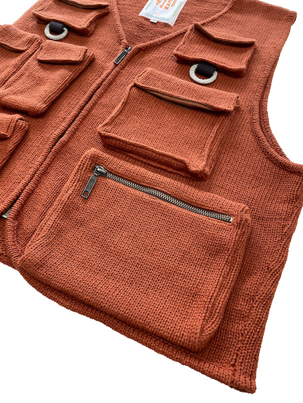 KNITTED FISSHING VEST (TERRACOTTA)