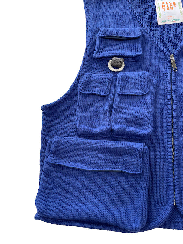 KNITTED FISSHING VEST (BLUE)