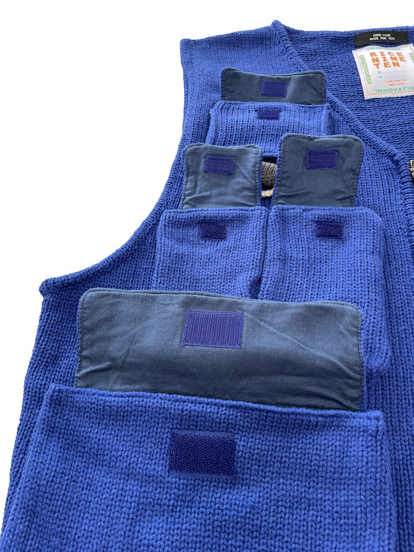 KNITTED FISSHING VEST (BLUE)