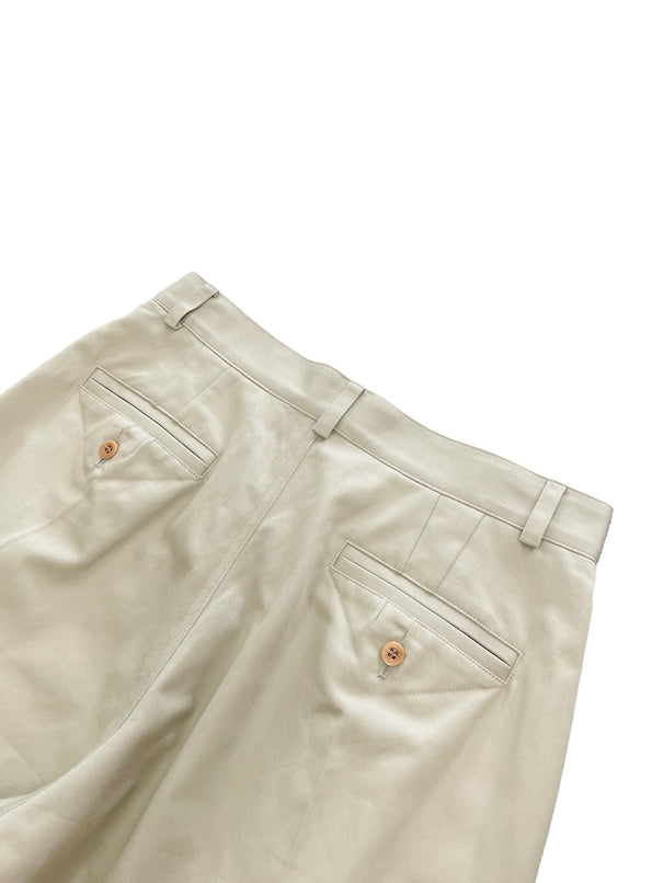 THREE QUARTER CHINOS 2TUCK TROUSERS (BEIGE)
